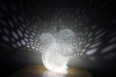 Voronoi Veverka – LED lampa - Bílá, 25cm